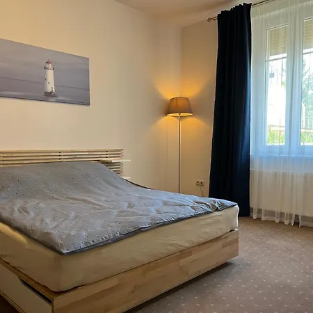 Z Ogrodkiem Apartment Rewal